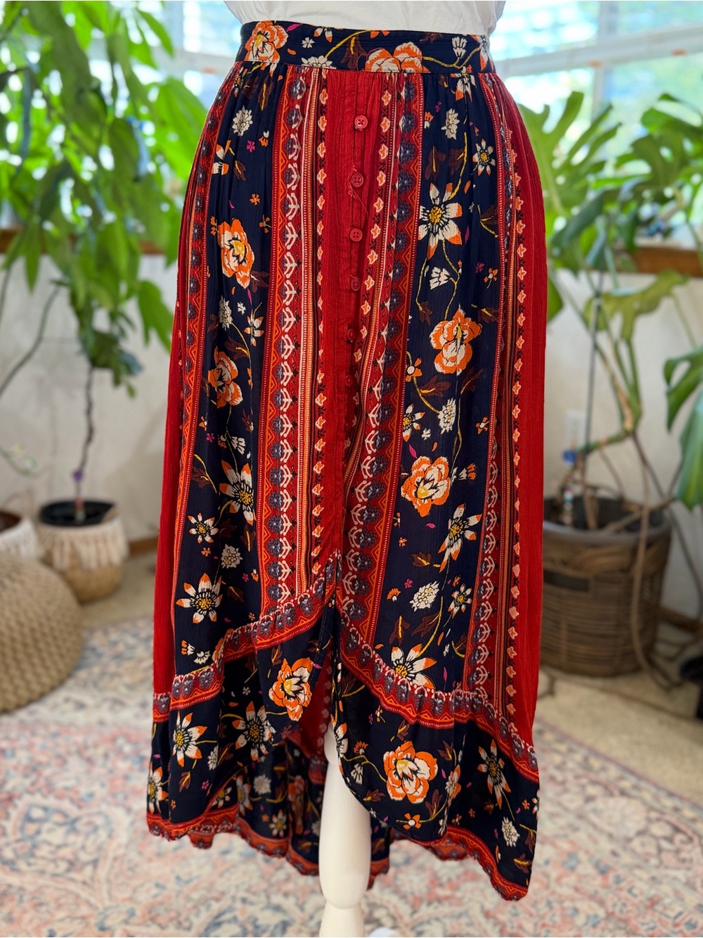 Band of Gypsies Navy & Red Floral High-Low Maxi Skirt - Picture 3 of 10